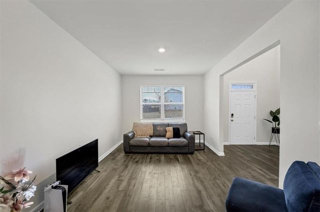 609 Azalea Bloom Drive, Loganville, GA 30052