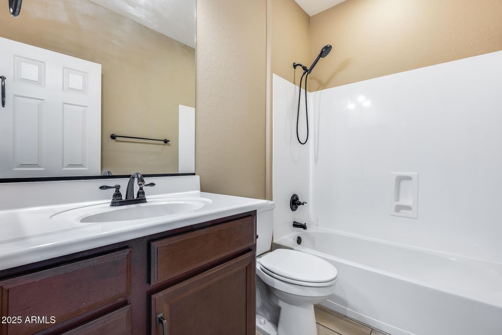 Image 19 of property listing at 17957 W FAIRVIEW Street, Goodyear, AZ 85338
