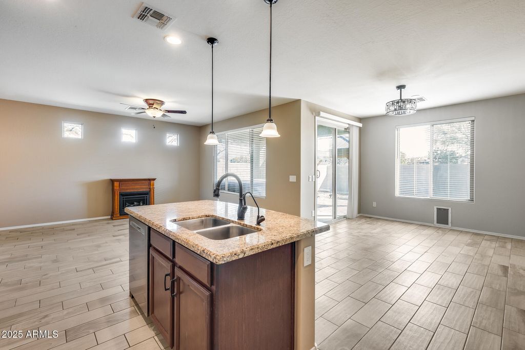 Image 24 of property listing at 17957 W FAIRVIEW Street, Goodyear, AZ 85338