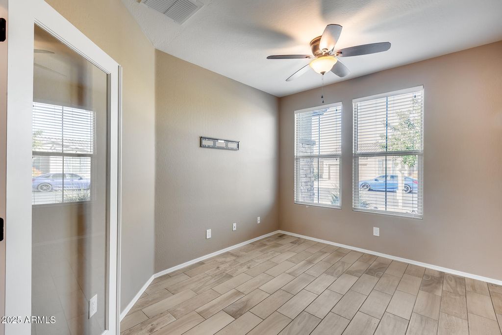 Image 4 of property listing at 17957 W FAIRVIEW Street, Goodyear, AZ 85338