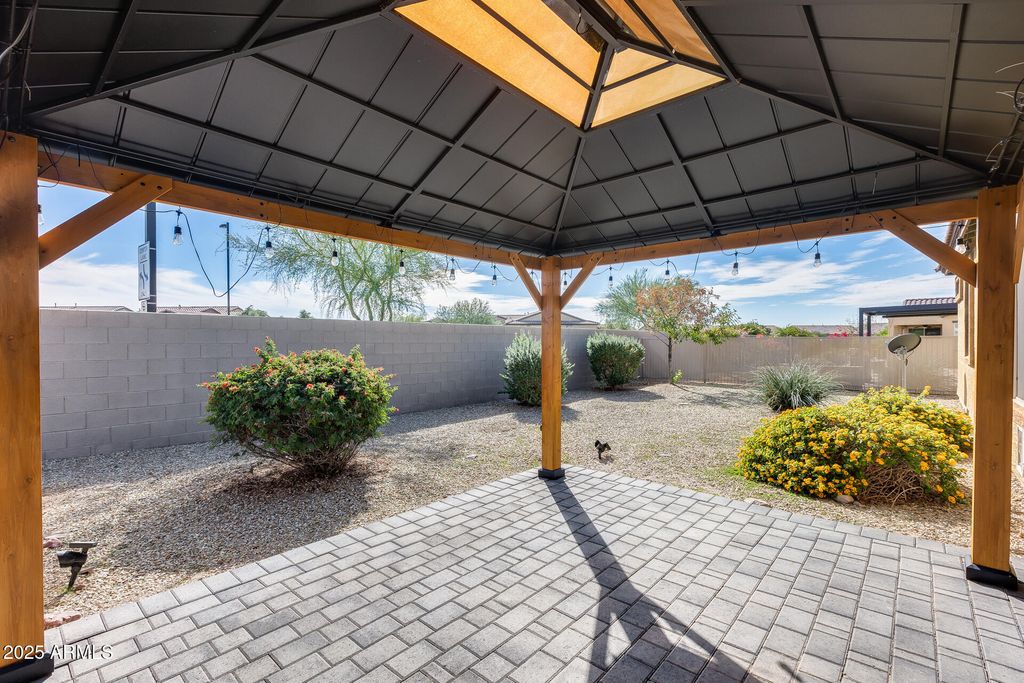 Image 8 of property listing at 17957 W FAIRVIEW Street, Goodyear, AZ 85338