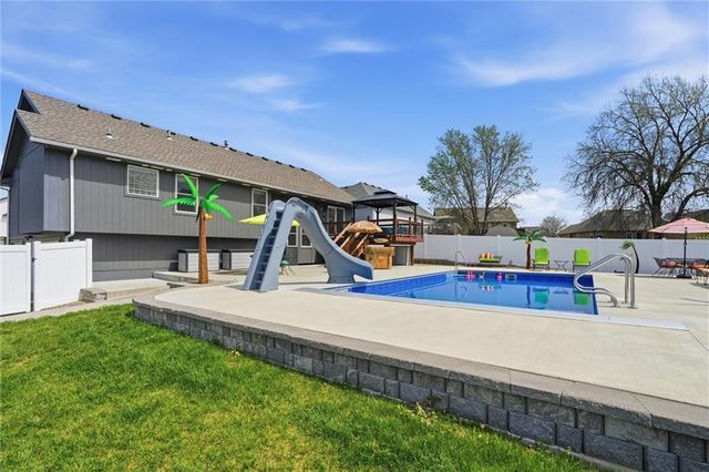 1107 NW Long Drive, Grain Valley, MO 64029