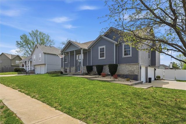 1107 NW Long Drive, Grain Valley, MO 64029