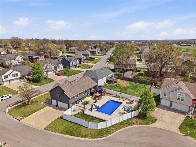 1107 NW Long Drive, Grain Valley, MO 64029