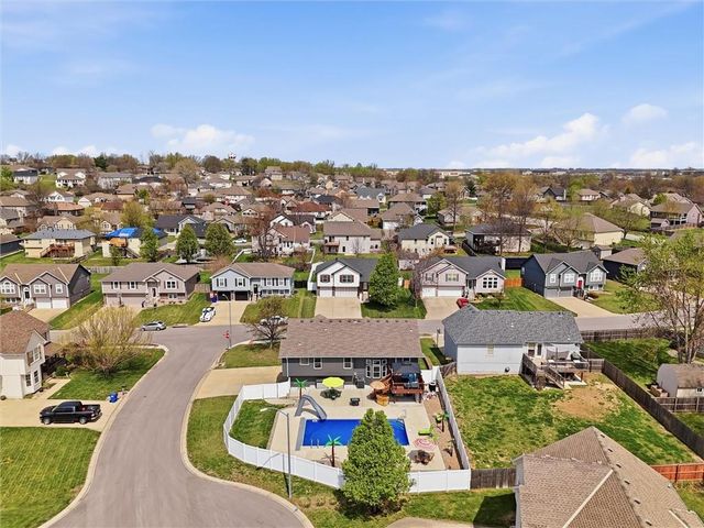 1107 NW Long Drive, Grain Valley, MO 64029