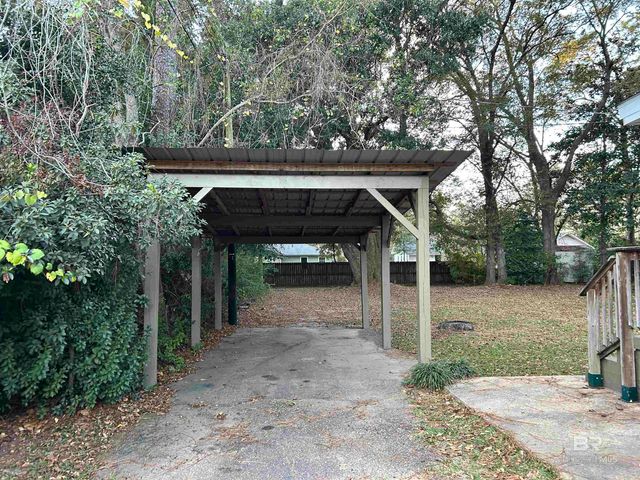 1105 N Hoyle Avenue, Bay Minette, AL 36507