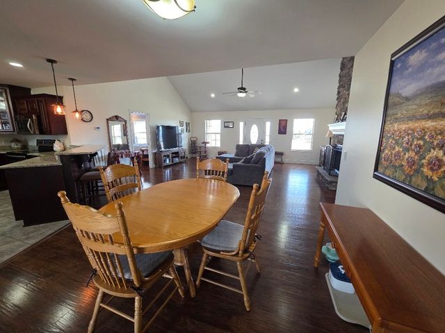 100 Ladybug Ln, Bethpage, TN 37022