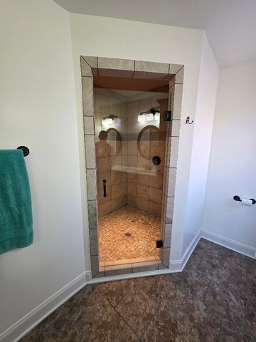 100 Ladybug Ln, Bethpage, TN 37022