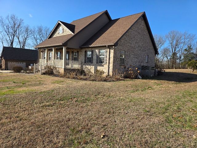 100 Ladybug Ln, Bethpage, TN 37022