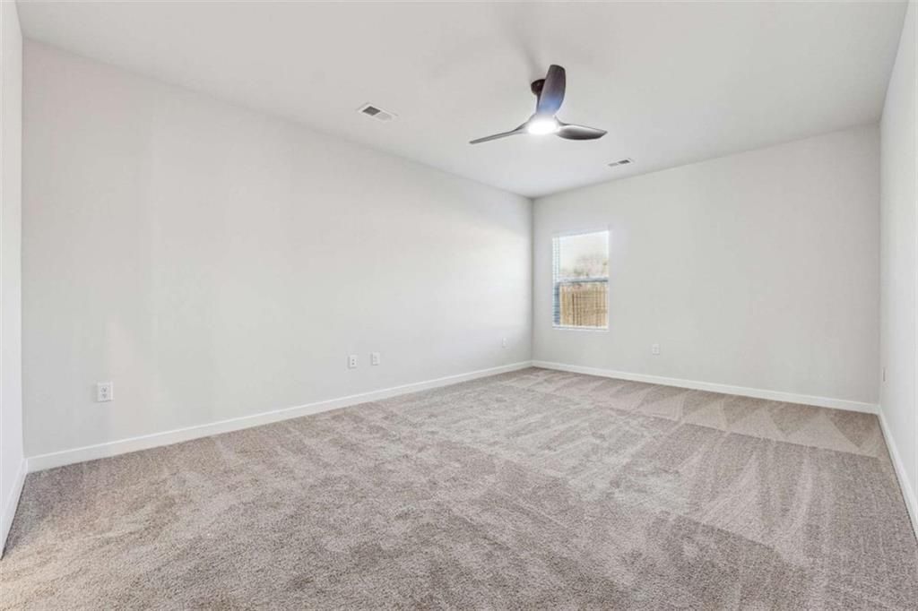 Image 8 of property listing at 1575 Sungrown Way, Mcdonough, GA 30253