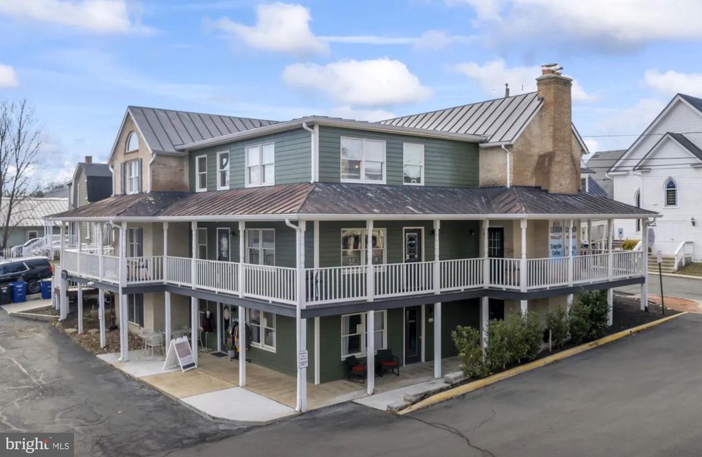 208 CHURCH ST SE #200, Leesburg, VA 20175