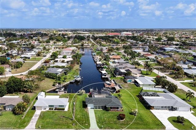 1721 SE 29th LN, Cape Coral, FL 33904