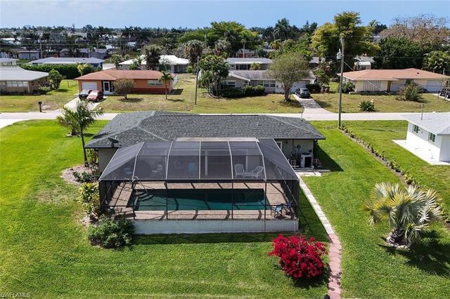 1721 SE 29th LN, Cape Coral, FL 33904