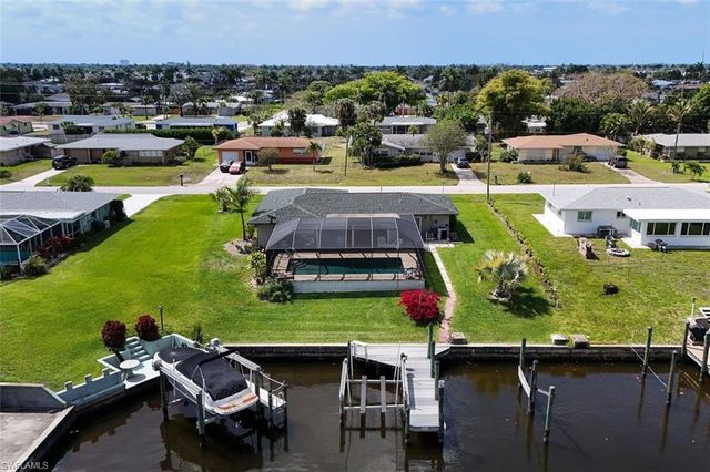 1721 SE 29th LN, Cape Coral, FL 33904