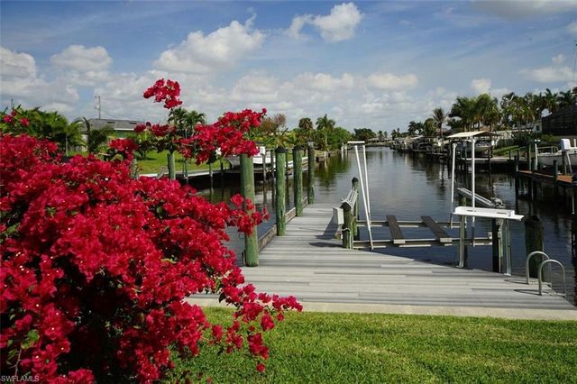 1721 SE 29th LN, Cape Coral, FL 33904