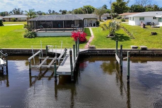 1721 SE 29th LN, Cape Coral, FL 33904