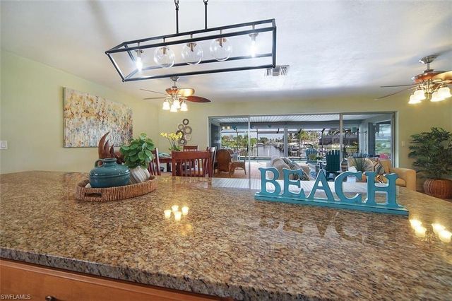 1721 SE 29th LN, Cape Coral, FL 33904