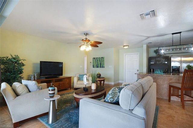 1721 SE 29th LN, Cape Coral, FL 33904