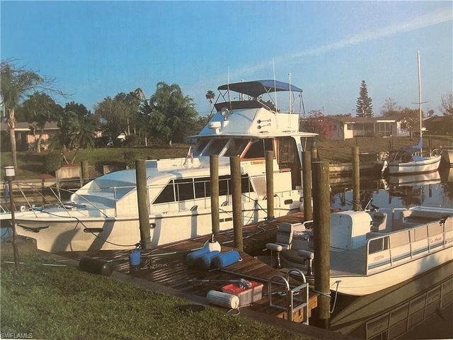 1721 SE 29th LN, Cape Coral, FL 33904