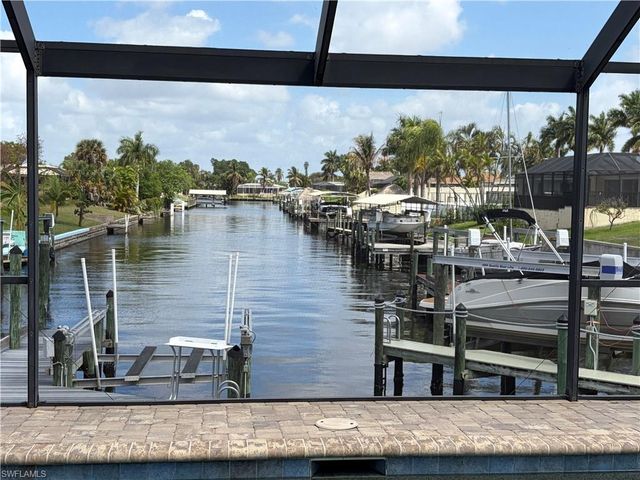 1721 SE 29th LN, Cape Coral, FL 33904