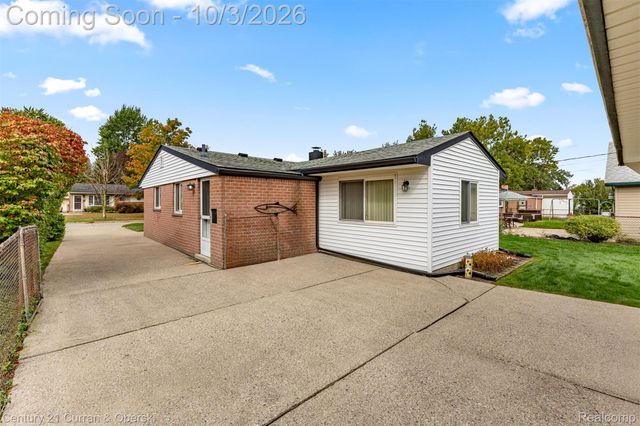 627 Darwin Street, Westland, MI 48186
