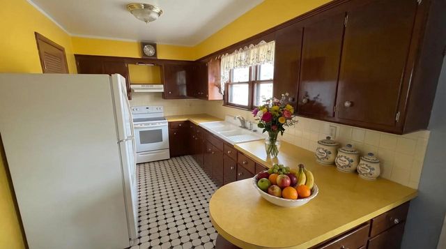 N70W13080 BRENTWOOD DRIVE, Menomonee Falls, WI 53051