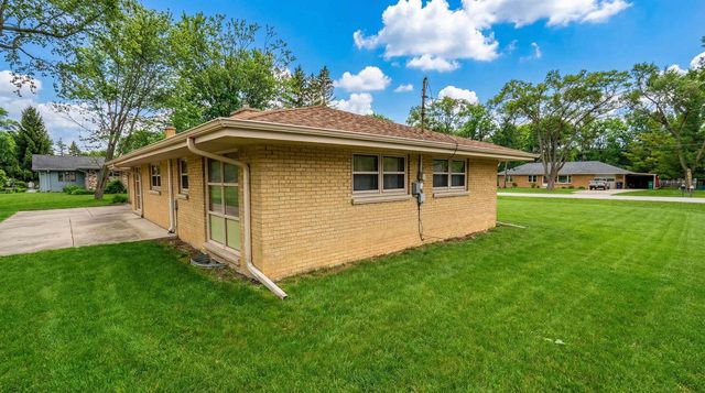 N70W13080 BRENTWOOD DRIVE, Menomonee Falls, WI 53051