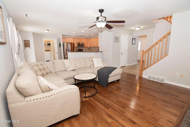 7 River Rock Drive, Milton, NY 12863