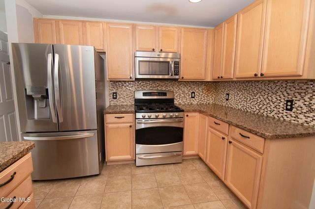 7 River Rock Drive, Milton, NY 12863