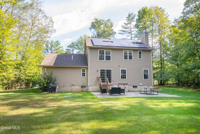 7 River Rock Drive, Milton, NY 12863