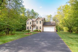 7 River Rock Drive, Milton, NY 12863
