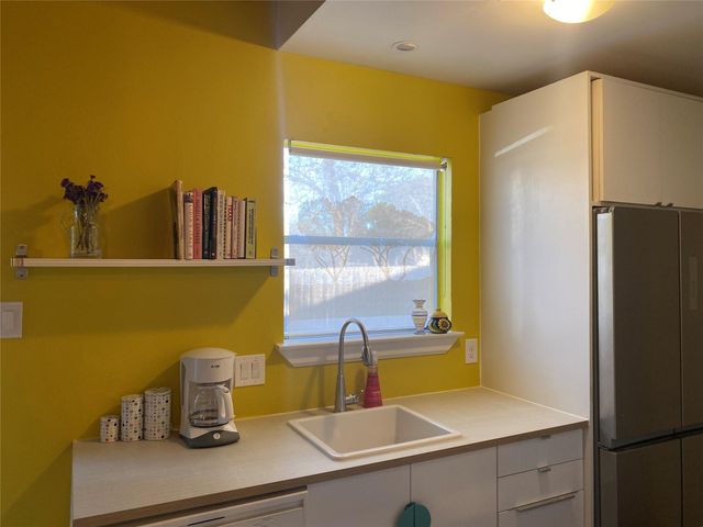 5405 Brompton CIR B, Austin, TX 78745