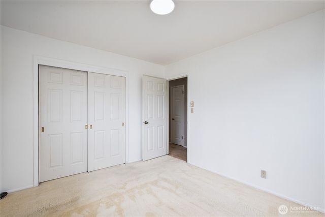 933 S Nevada Drive, Longview, WA 98632
