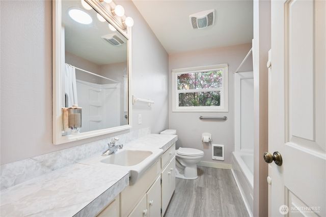 933 S Nevada Drive, Longview, WA 98632
