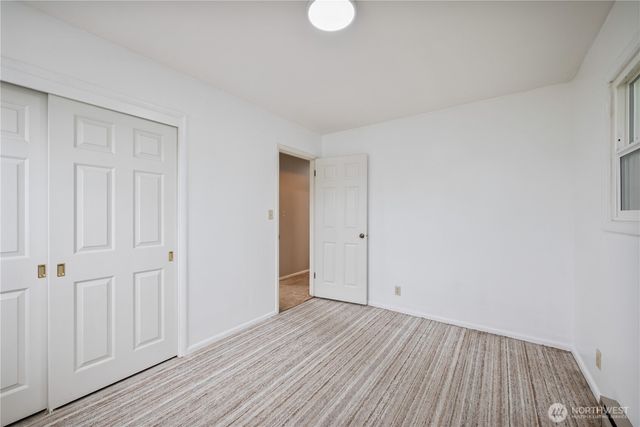 933 S Nevada Drive, Longview, WA 98632