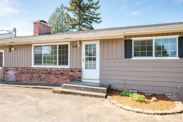 933 S Nevada Drive, Longview, WA 98632