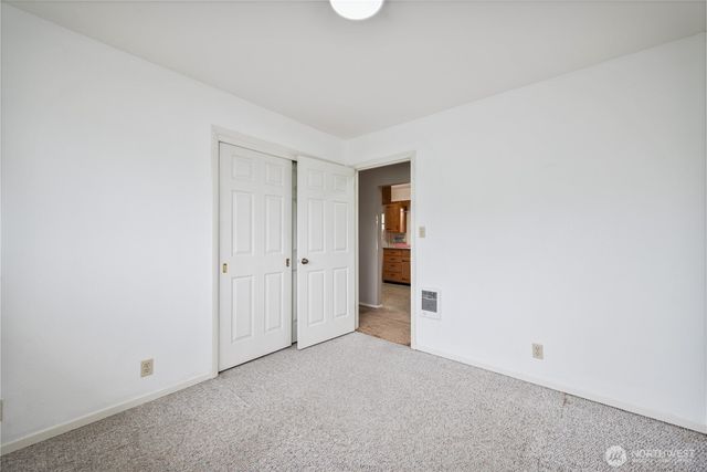 933 S Nevada Drive, Longview, WA 98632