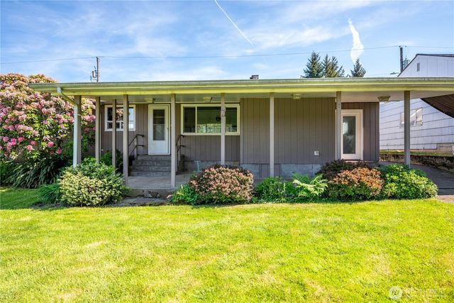 933 S Nevada Drive, Longview, WA 98632