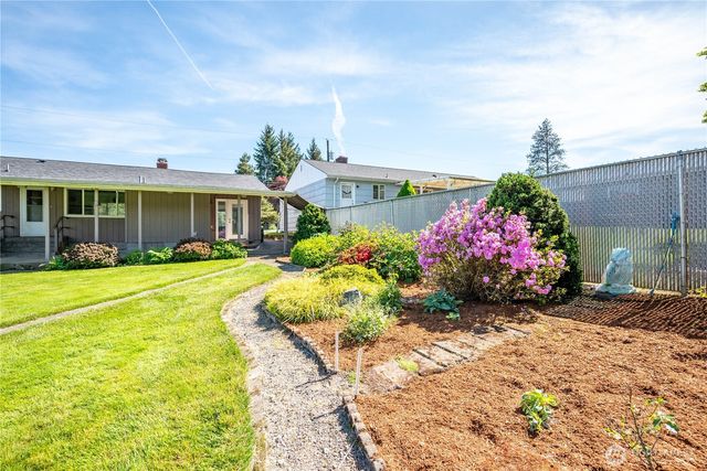 933 S Nevada Drive, Longview, WA 98632