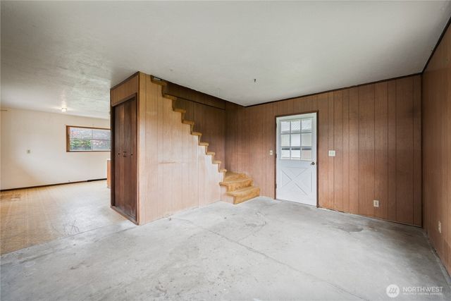 933 S Nevada Drive, Longview, WA 98632