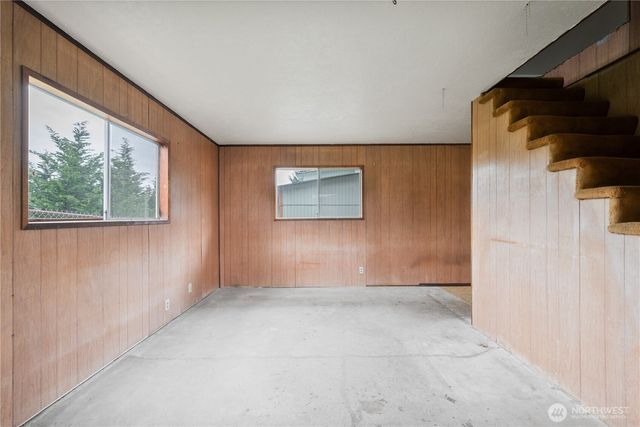 933 S Nevada Drive, Longview, WA 98632