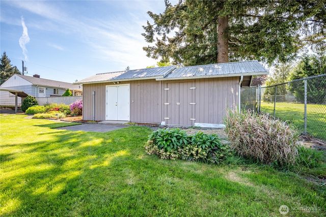 933 S Nevada Drive, Longview, WA 98632