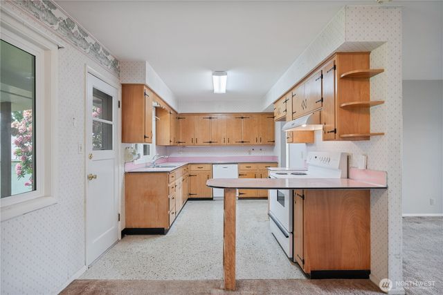 933 S Nevada Drive, Longview, WA 98632