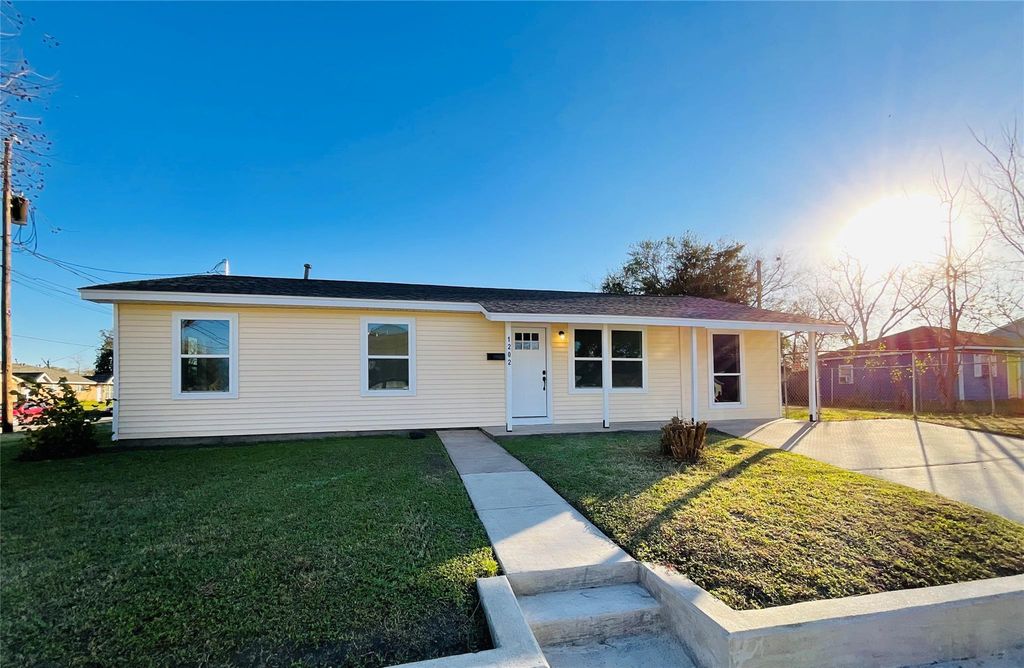 1202 Dutch Street, Deer Park, TX 77536