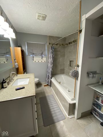 7989 E County Road 200 N, Avon, IN 46123