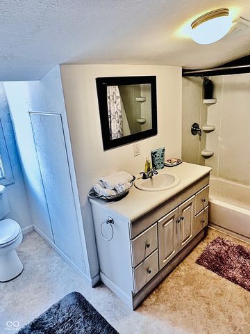 7989 E County Road 200 N, Avon, IN 46123