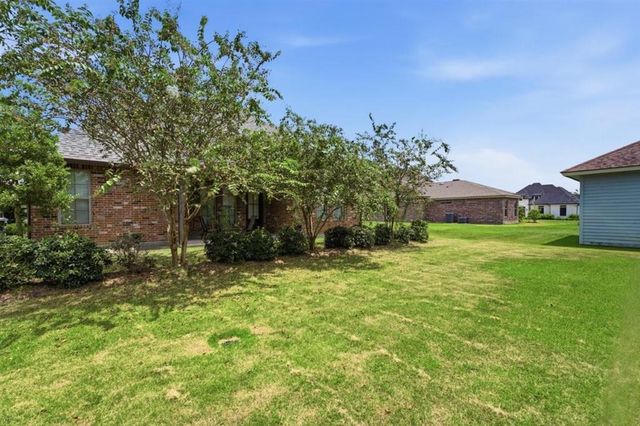 5831 Weeping Willow Drive, Lake Charles, LA 70605