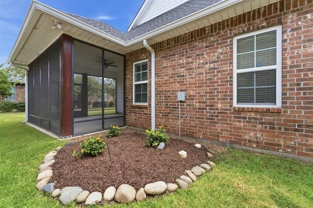 5831 Weeping Willow Drive, Lake Charles, LA 70605