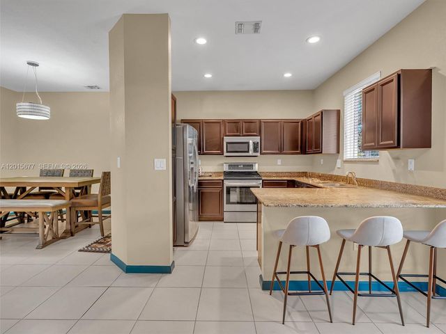 1410 NW 214th Ter, Miami Gardens, FL 33169