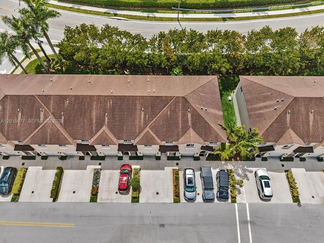 1410 NW 214th Ter, Miami Gardens, FL 33169